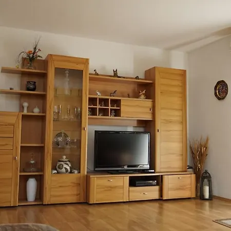 Großzügige Wohnung mit Terrasse und Gartenzugang. Bindlach Exterior foto