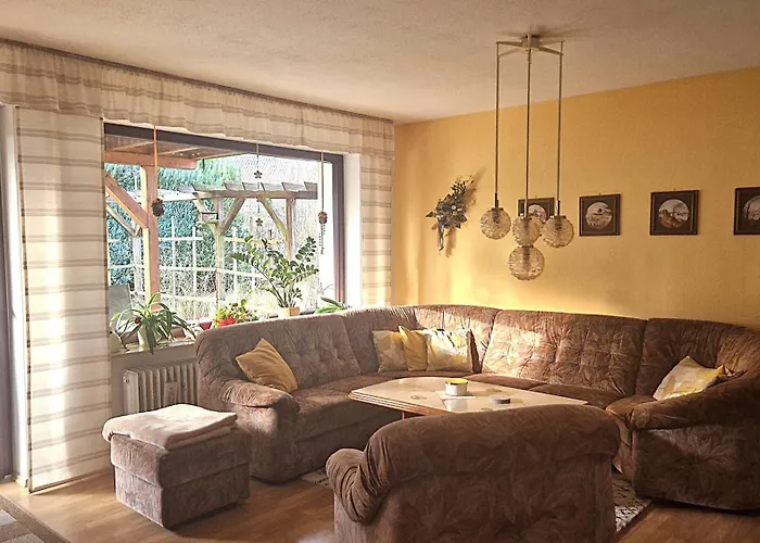 Grosszuegige Wohnung Mit Terrasse Und Gartenzugang - Das Komplette Erdgeschoss